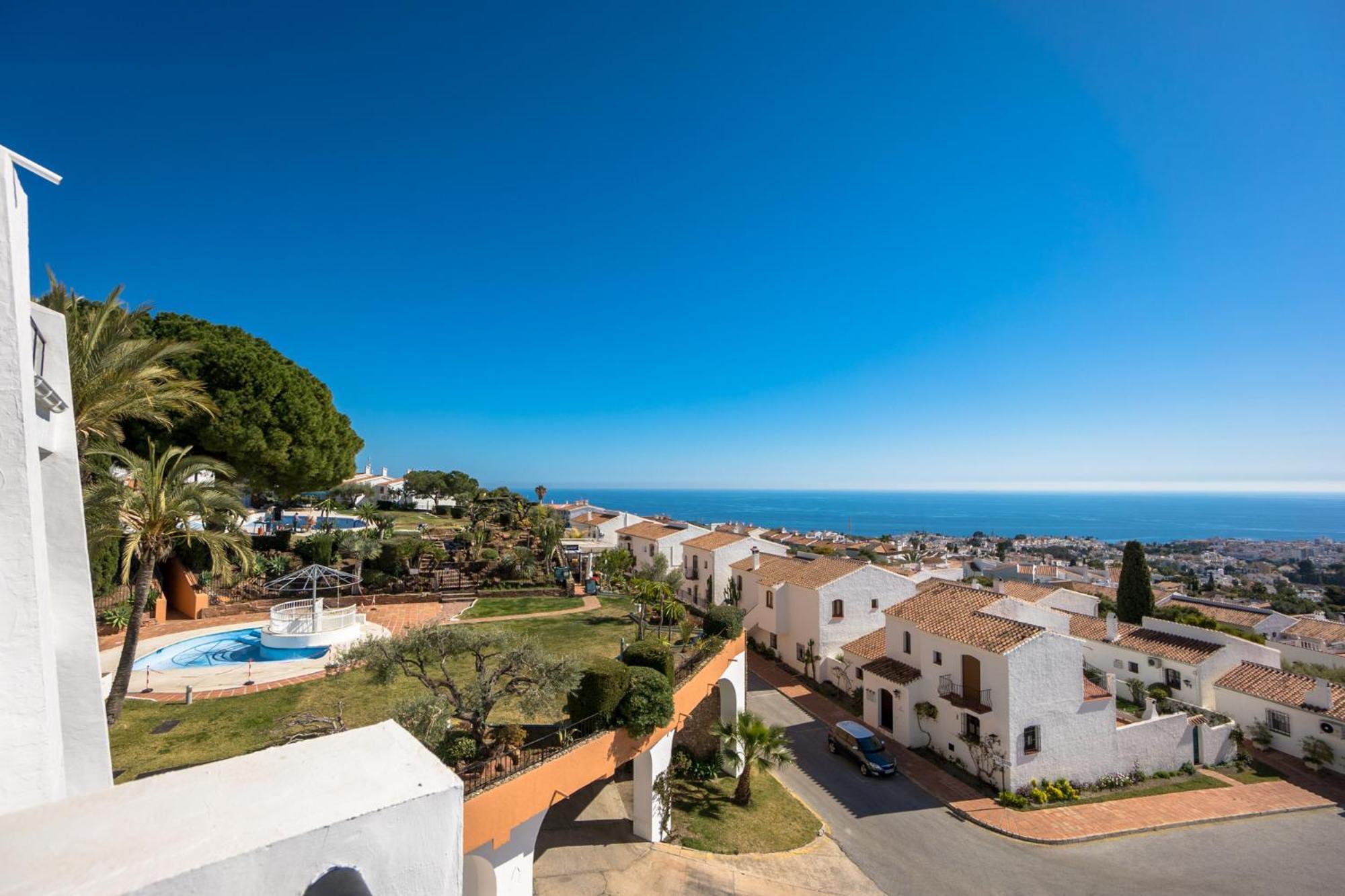 Apartamentos Torres de San Juan Nerja Exterior foto