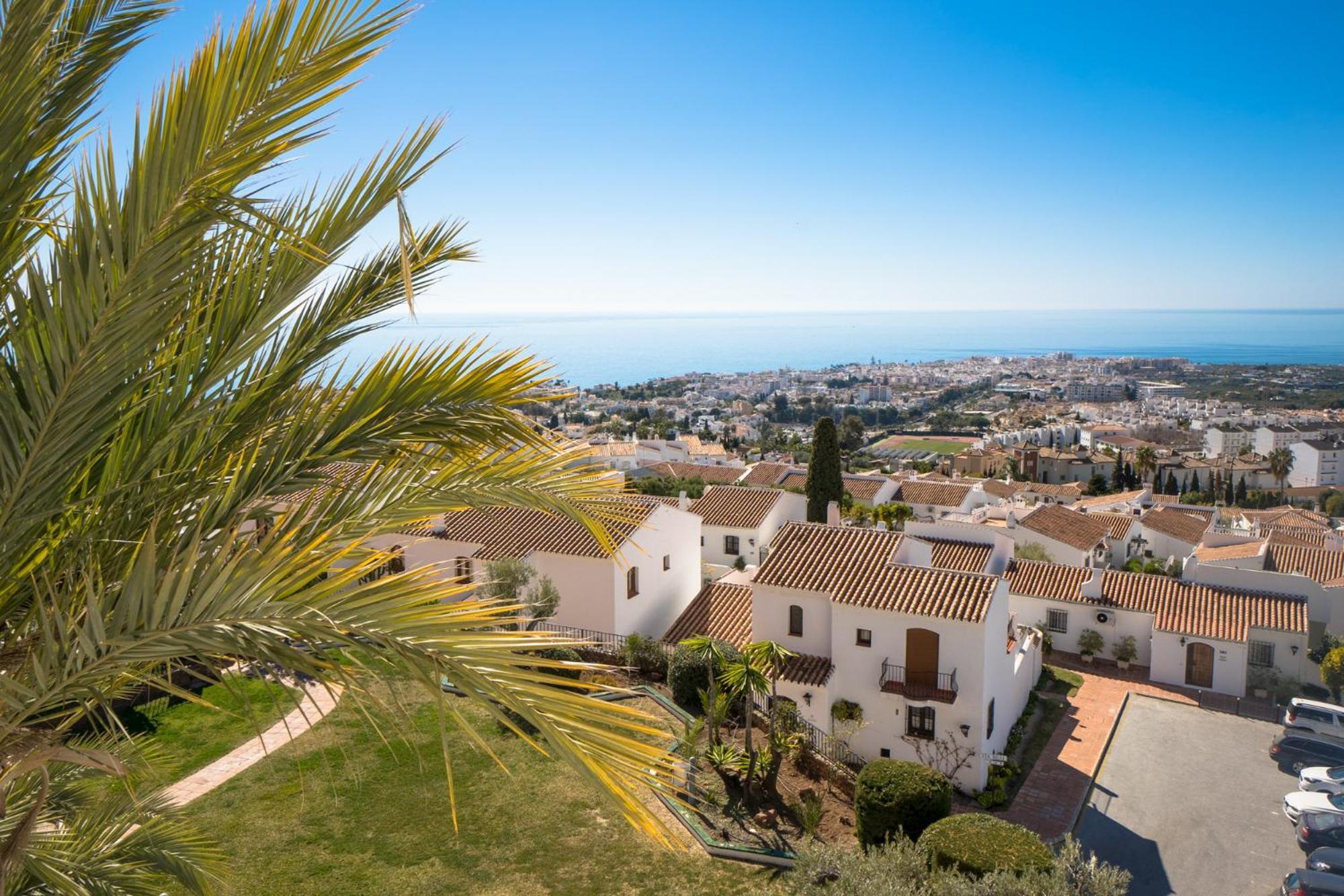 Apartamentos Torres de San Juan Nerja Exterior foto