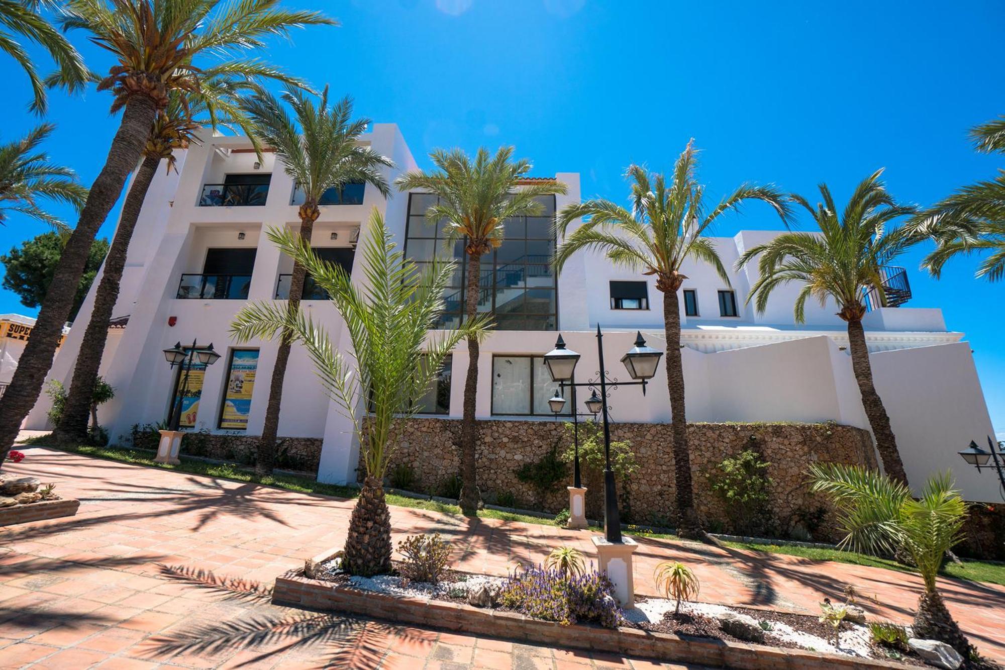 Apartamentos Torres de San Juan Nerja Exterior foto